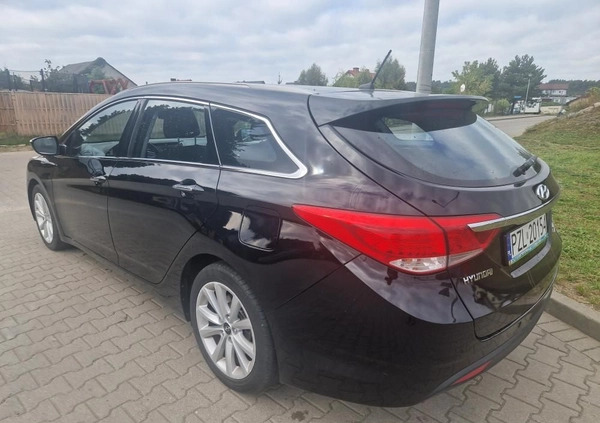 Hyundai i40 cena 33800 przebieg: 150000, rok produkcji 2013 z Poręba małe 106